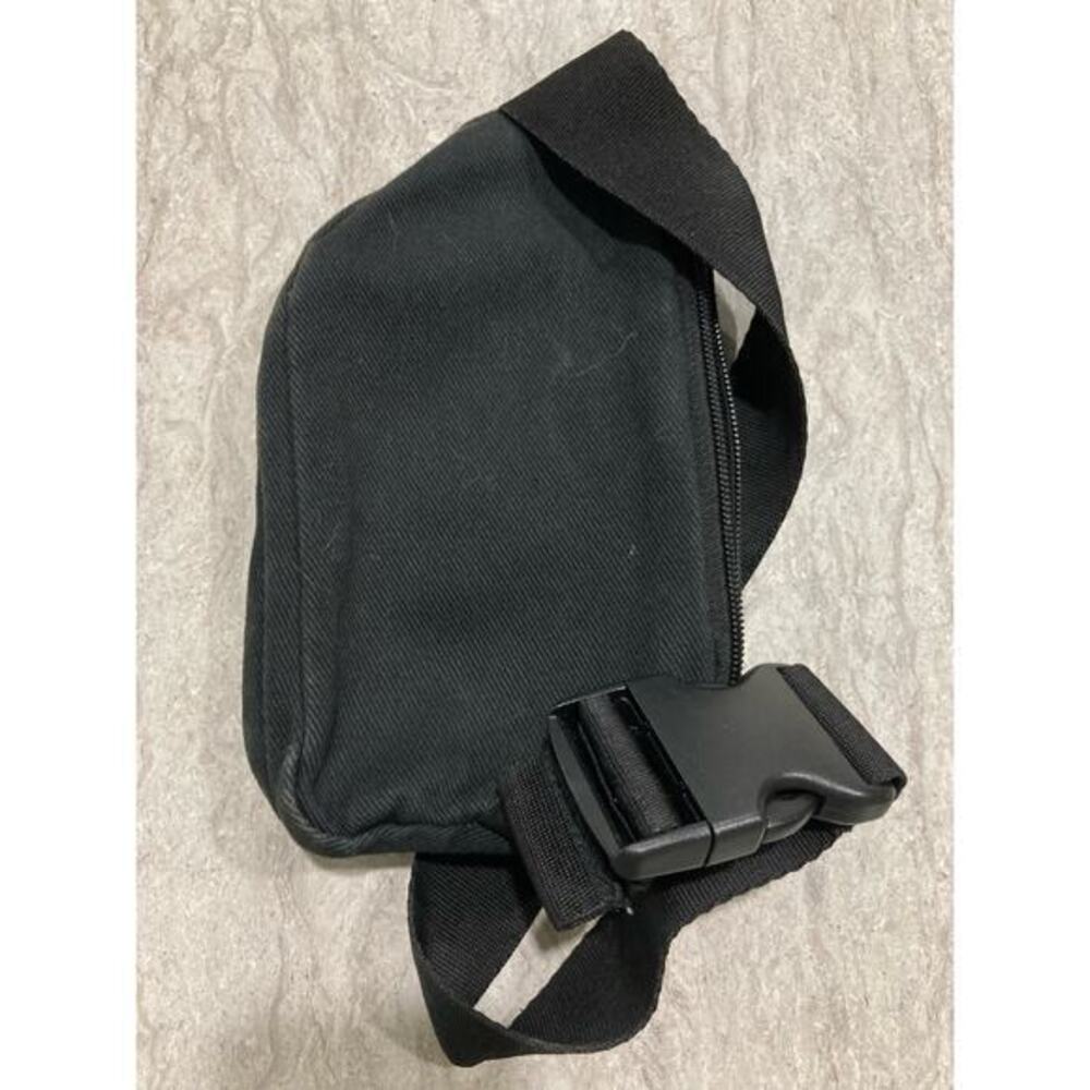 Reebok Classics Unisex Black Crossbody Sling Bag Adjustable Strap Zip Closure - Picture 6 of 11